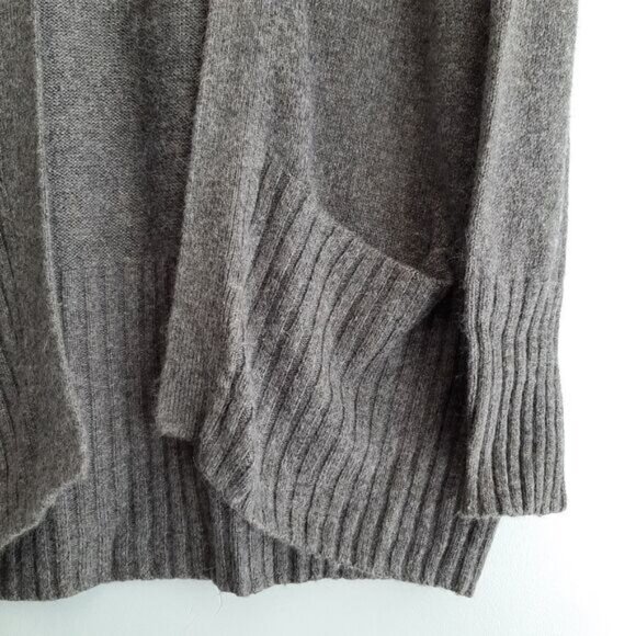 AZURE SKIES / Aritzia Lenox Sweater Cardigan Relaxed Fit Grey Sz XXS - Picture 5 of 15